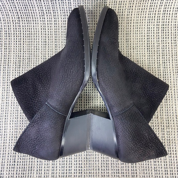 Antonio Melani Black Leather Ankle Booties Sz 10 Heel Minimalist Western Basics - Picture 7 of 10